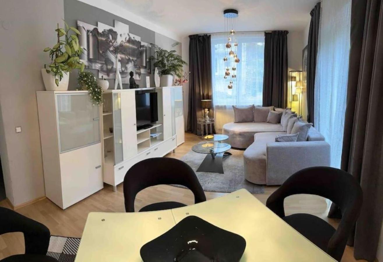 Wohnung 1 Mit 2 Schlafzimmern Und Terrasse Гросгмайн Екстер'єр фото
